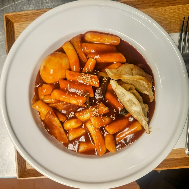 Delicious Tteokbokki Experience